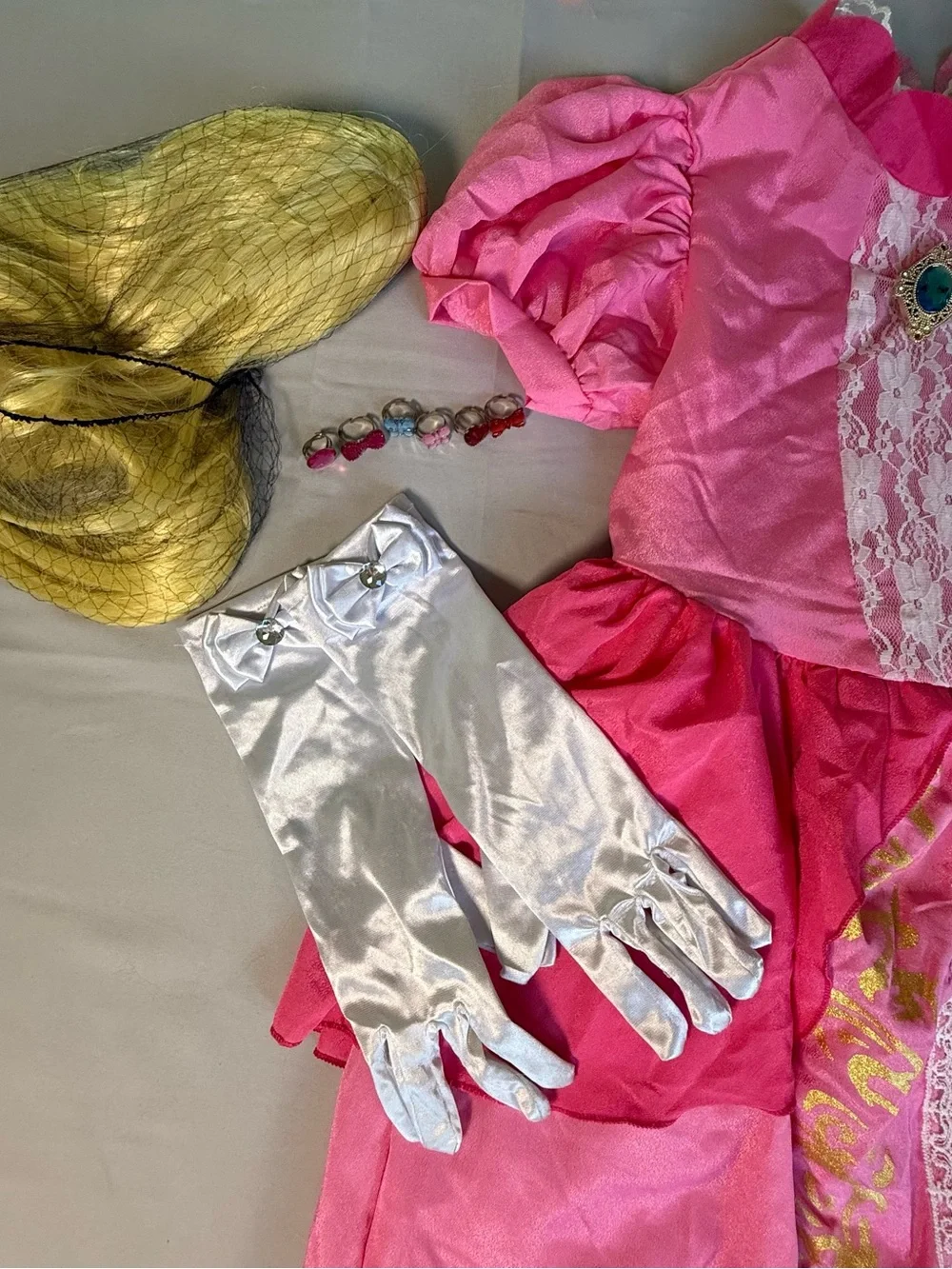 Super Mario princess peach costume with accessories size 10-12